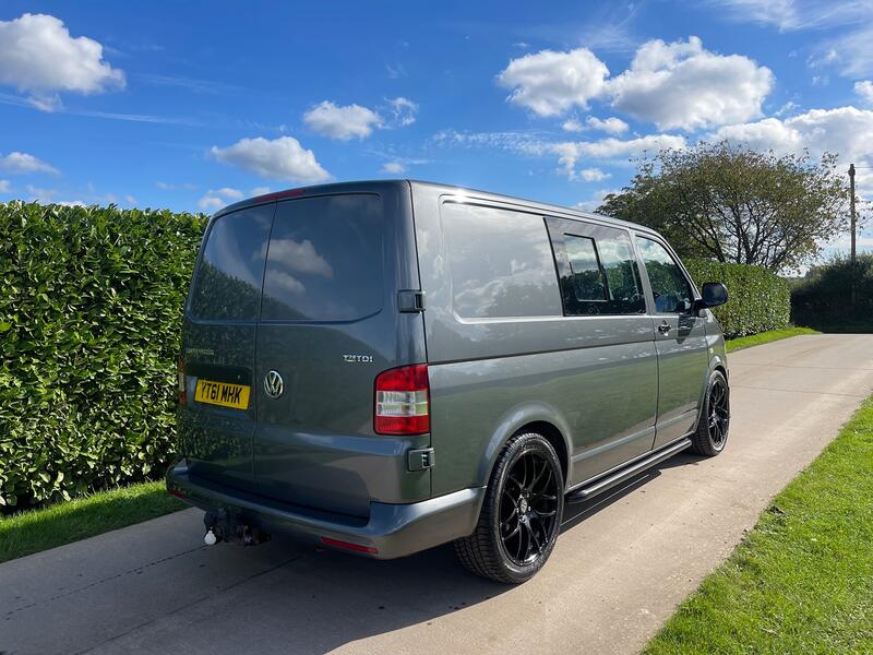 VOLKSWAGEN TRANSPORTER