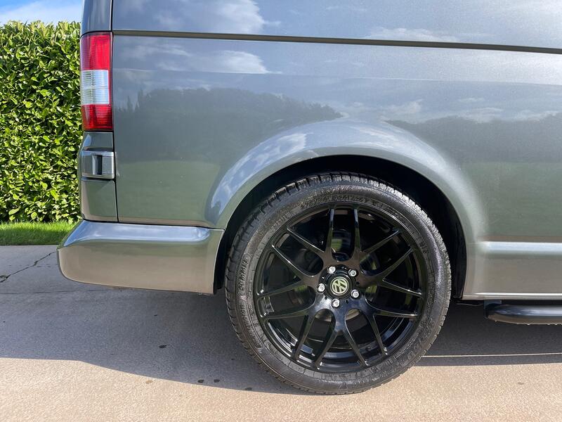 VOLKSWAGEN TRANSPORTER
