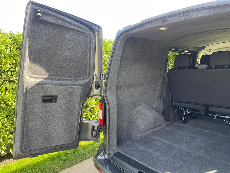 VOLKSWAGEN TRANSPORTER