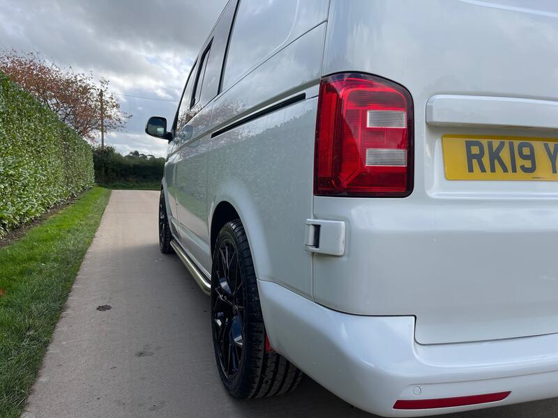 VOLKSWAGEN TRANSPORTER