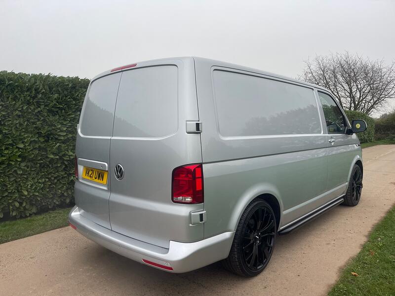 VOLKSWAGEN TRANSPORTER
