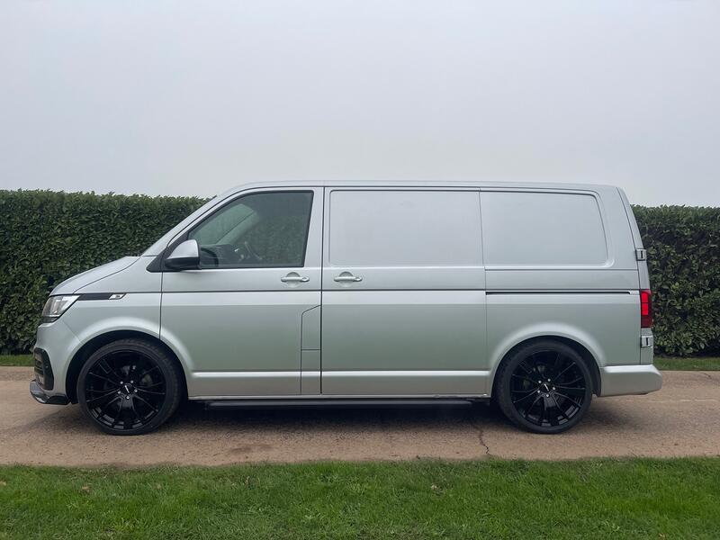 VOLKSWAGEN TRANSPORTER
