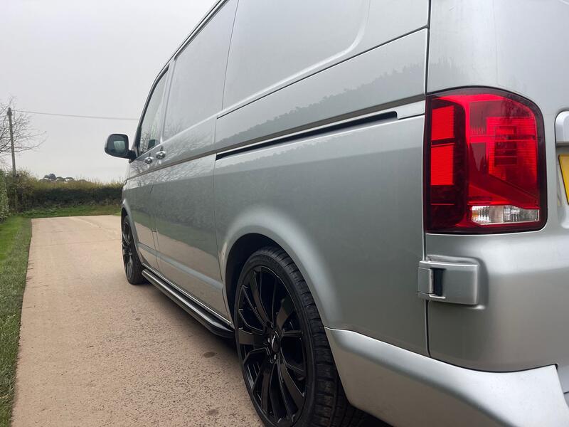 VOLKSWAGEN TRANSPORTER
