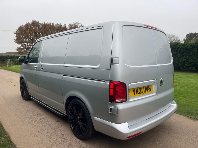 VOLKSWAGEN TRANSPORTER