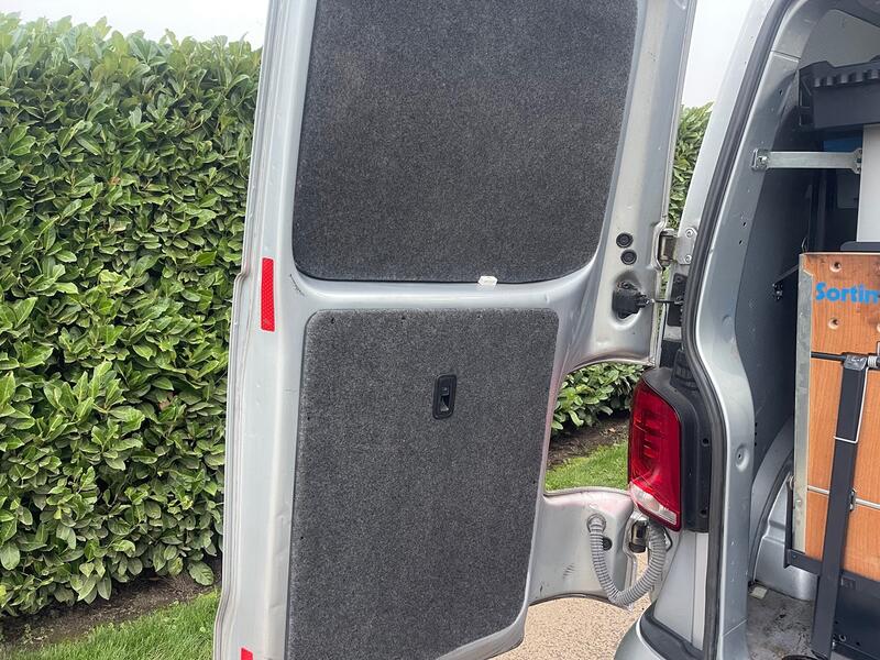 VOLKSWAGEN TRANSPORTER