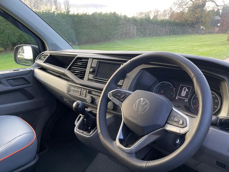 VOLKSWAGEN TRANSPORTER