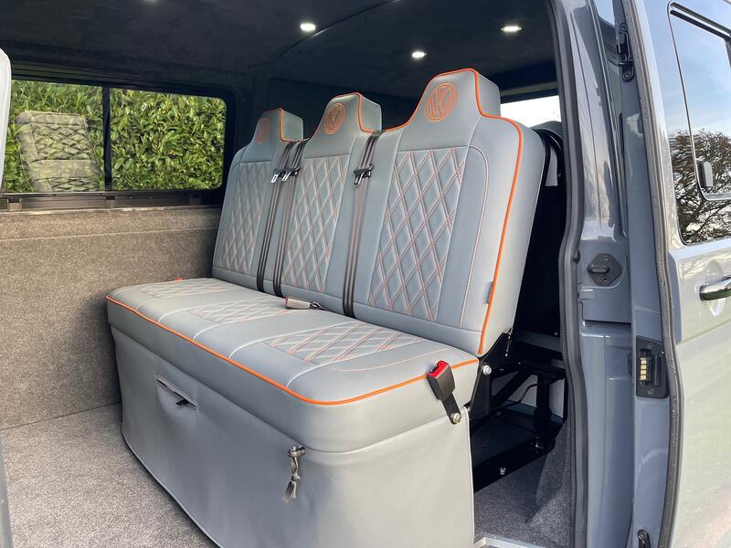 VOLKSWAGEN TRANSPORTER
