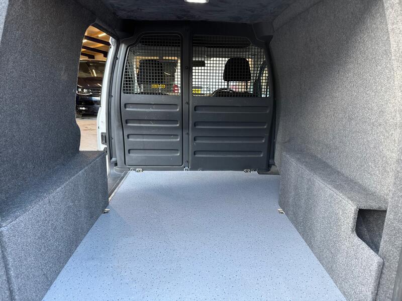 VOLKSWAGEN CADDY
