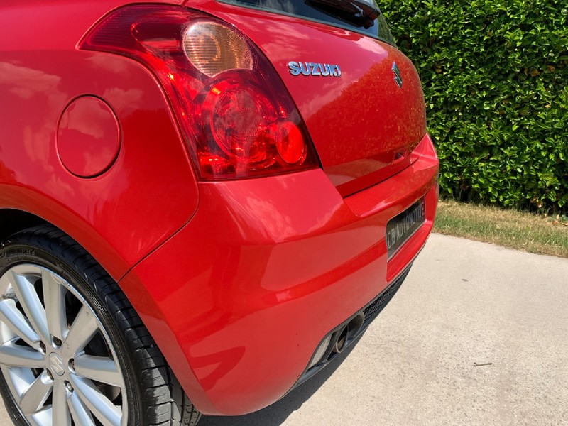 SUZUKI SWIFT