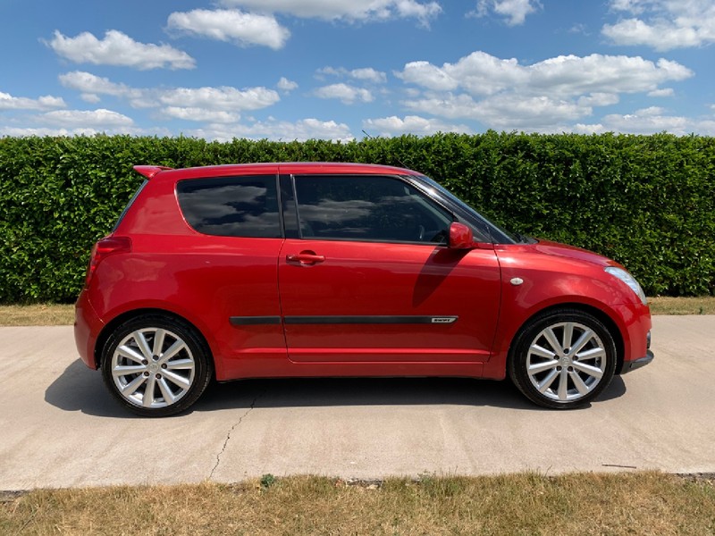 SUZUKI SWIFT