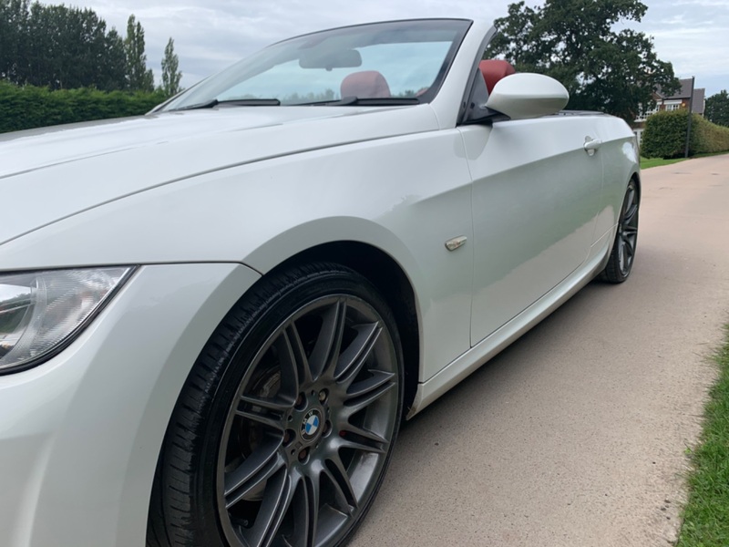 BMW 3 SERIES