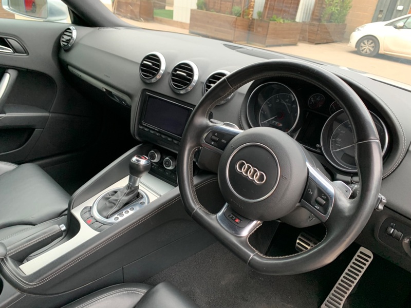 AUDI TT