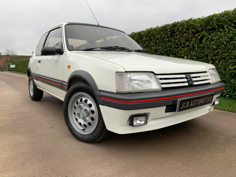 PEUGEOT 205