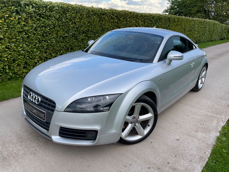 AUDI TT