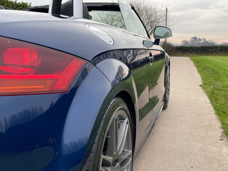 AUDI TT