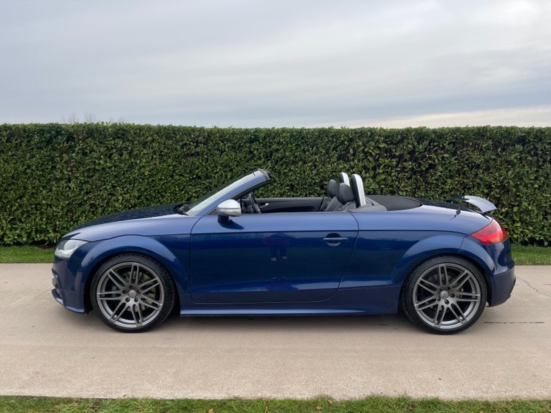 AUDI TT