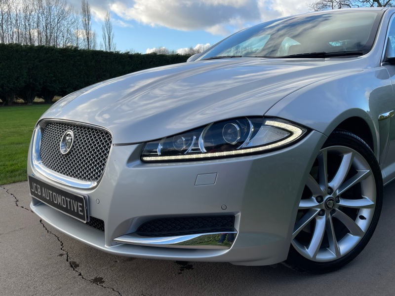 JAGUAR XF