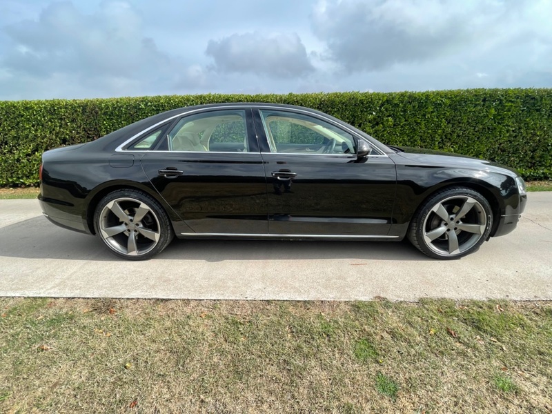 AUDI A8