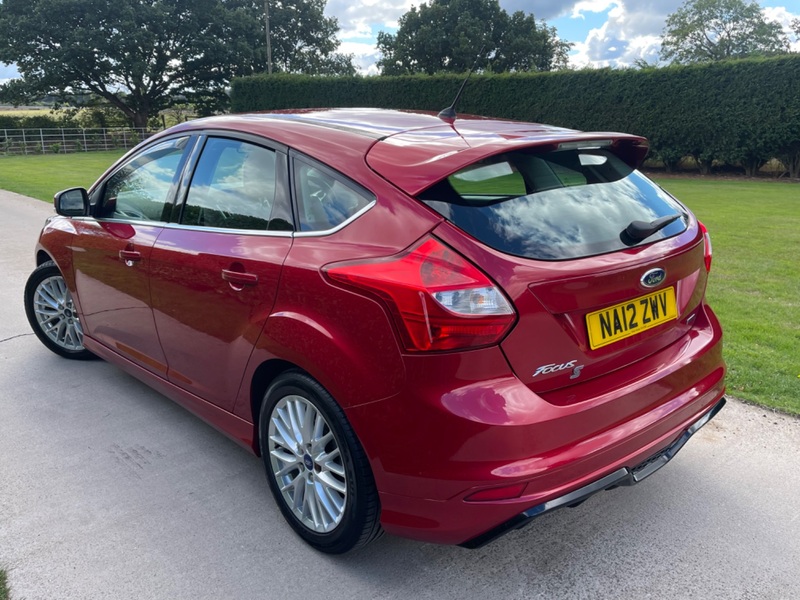 FORD FOCUS