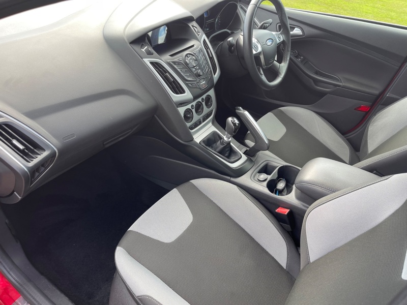 FORD FOCUS