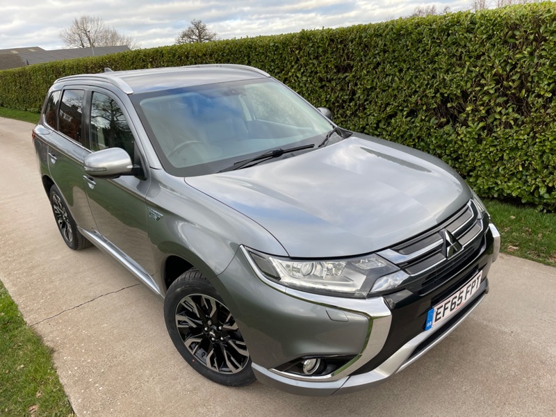 MITSUBISHI OUTLANDER