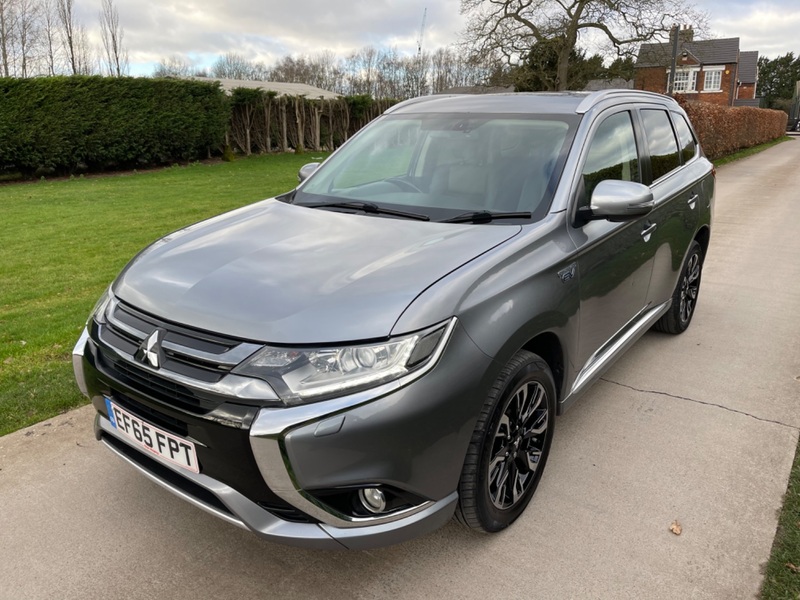 MITSUBISHI OUTLANDER