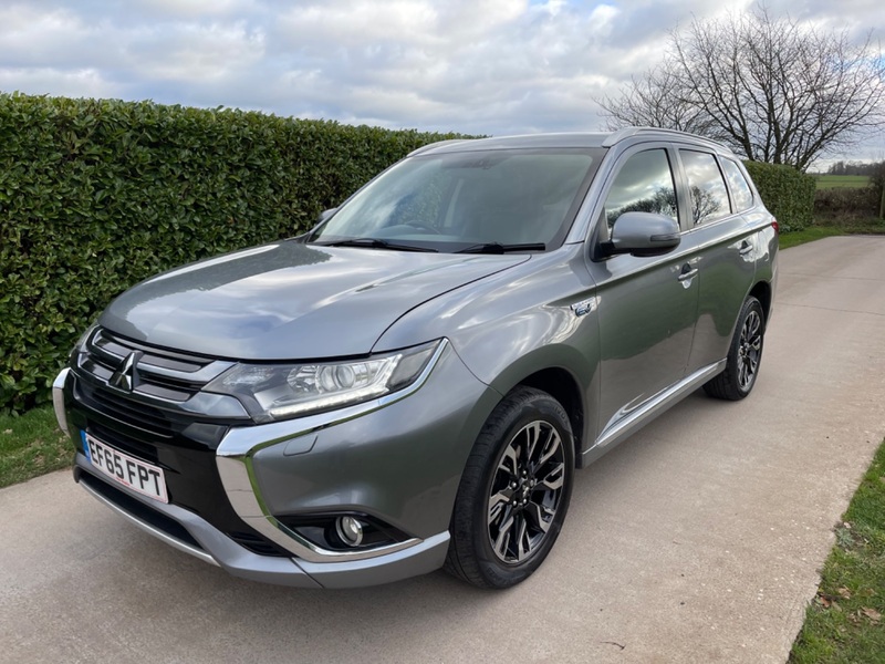 MITSUBISHI OUTLANDER