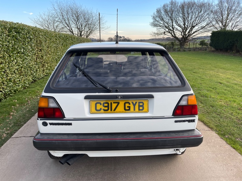 VOLKSWAGEN GOLF