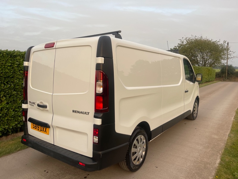 RENAULT TRAFIC