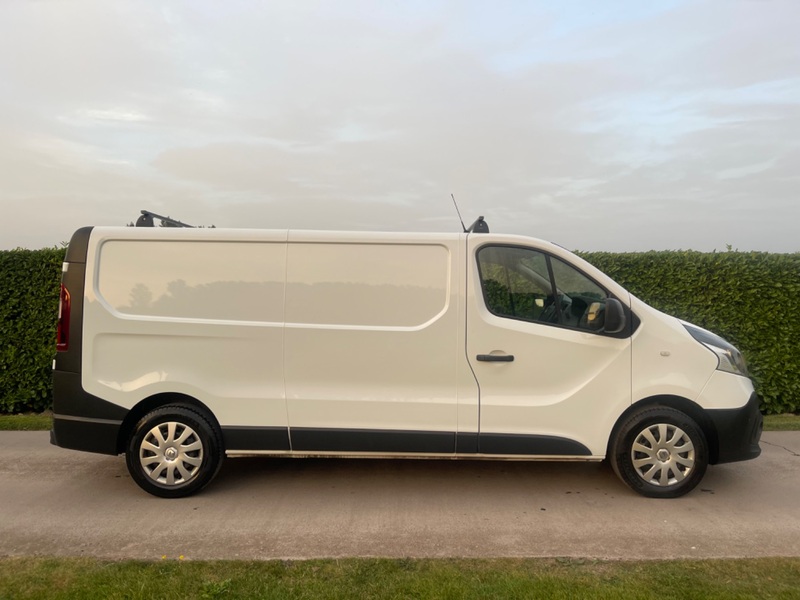 RENAULT TRAFIC